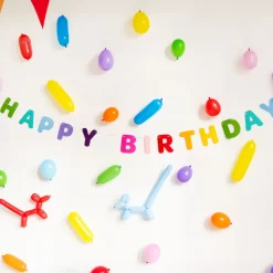 Bokstavsgirlander Happy Birthday i filt
