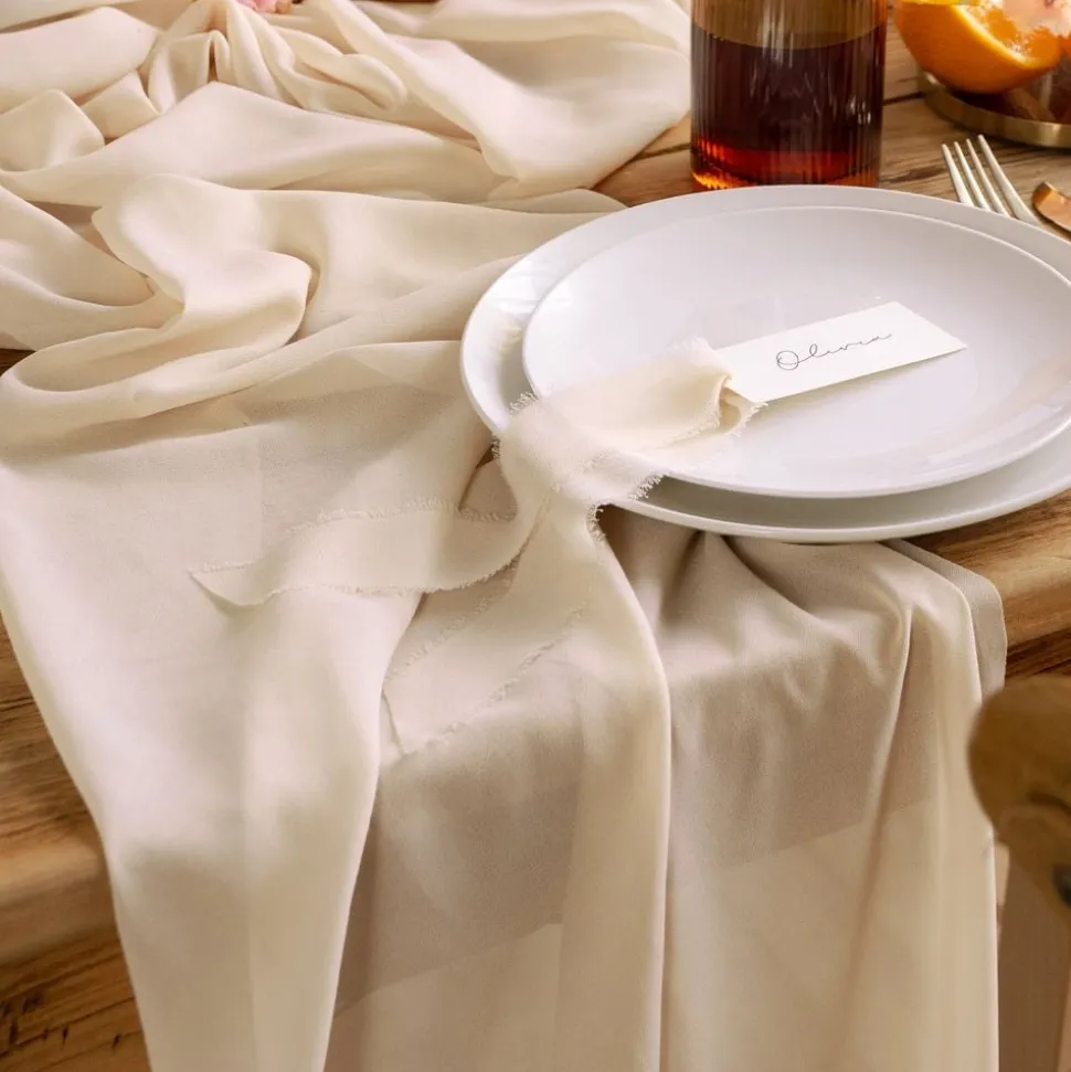 Bordløper Chiffon Kremhvit