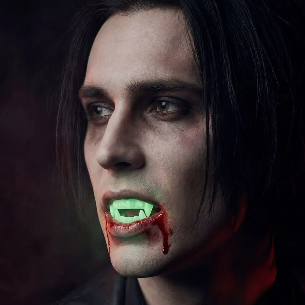 Selvlysende Vampyrtenner